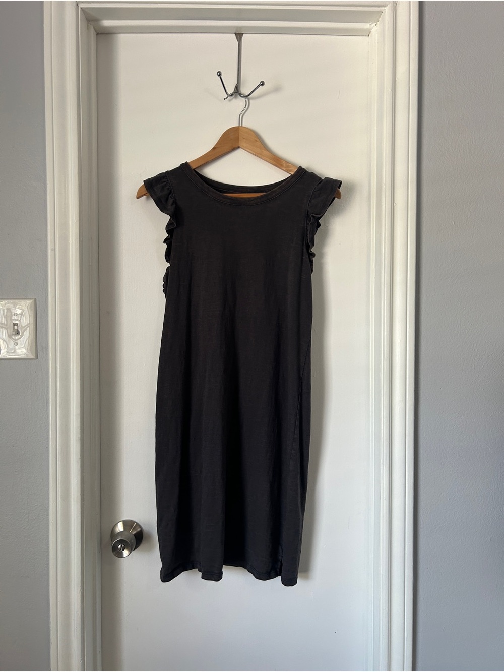 Universal Thread Black Ruffle-Sleeve Midi Dress